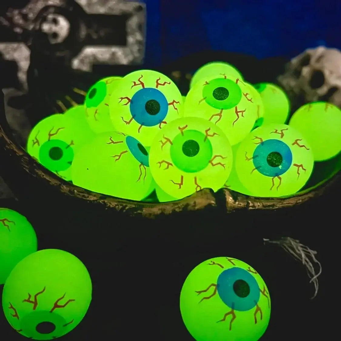 &nbsp;Luminous Halloween Eyeball Decorations”